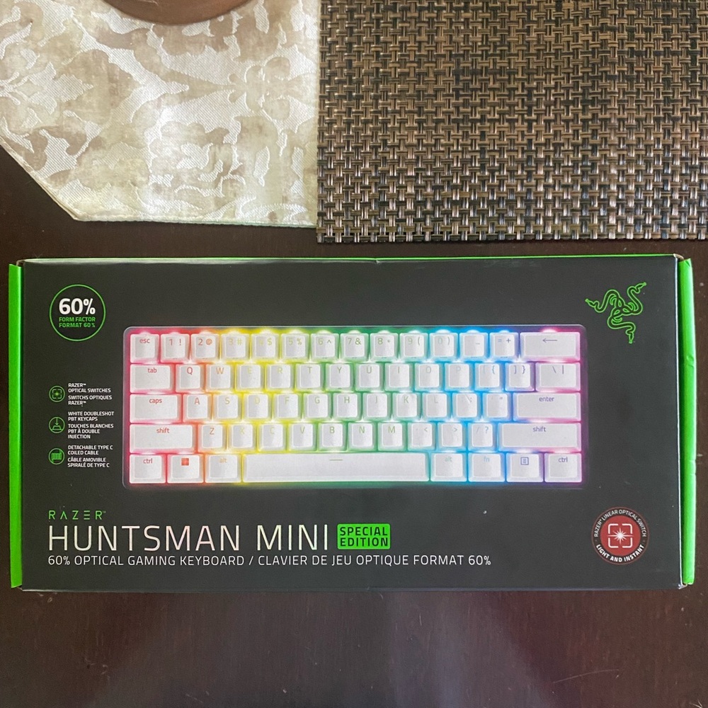 Razor Huntsman Mini Special Edition White 60% Keyboard